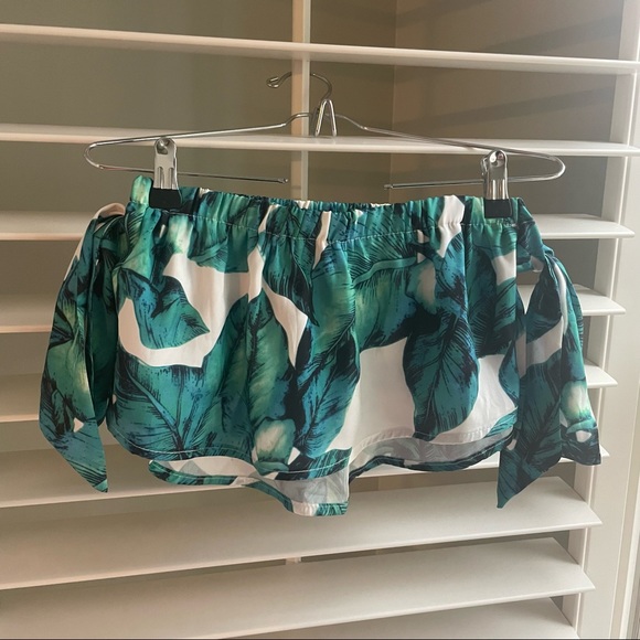 Palm leaf crop top (part of a set shorts also for sale on profile) - Picture 1 of 7